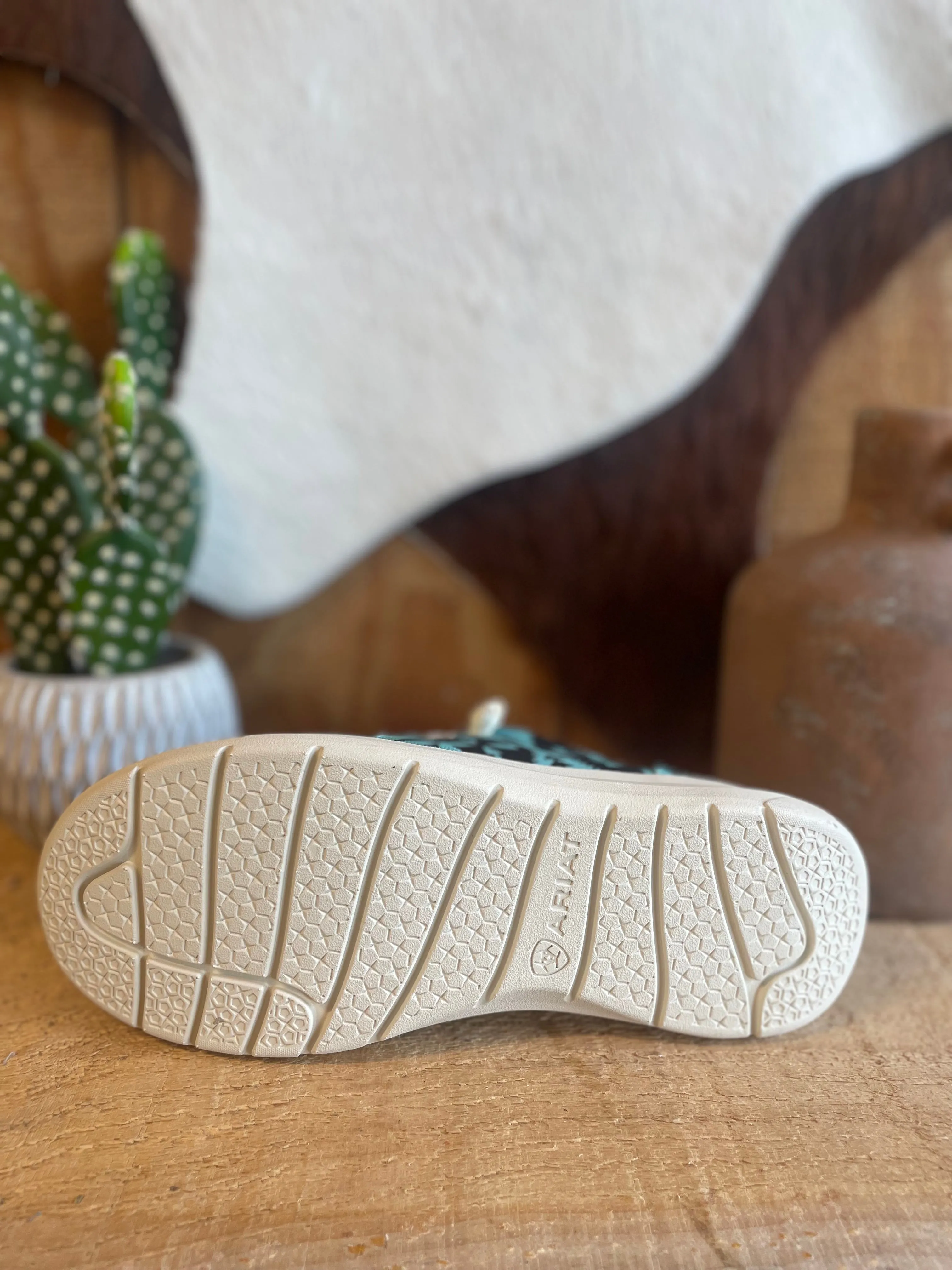 ARIAT WOMEN'S HILO TURQOISE SADDLE BLANKET SHOES