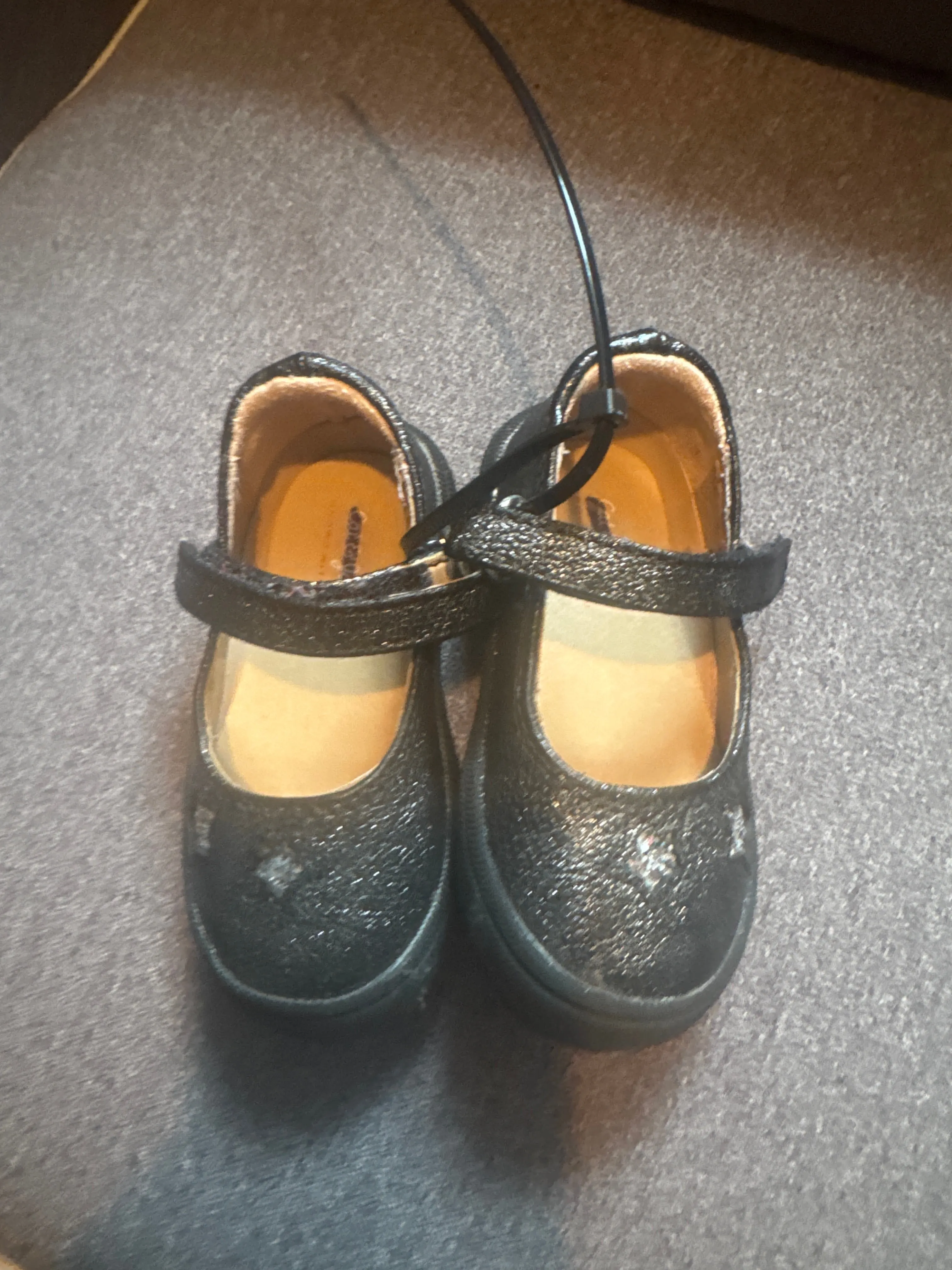 Cat and jack black Dress shoes with stars - size Shoes:           4 & 4.5 (Little Kid)