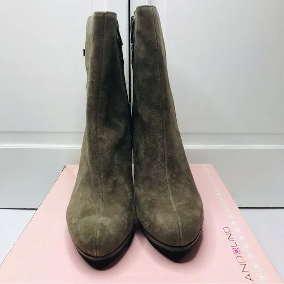 *NEW* BANDOLINO Calluno Gray Suede Heeled Boots Size 9