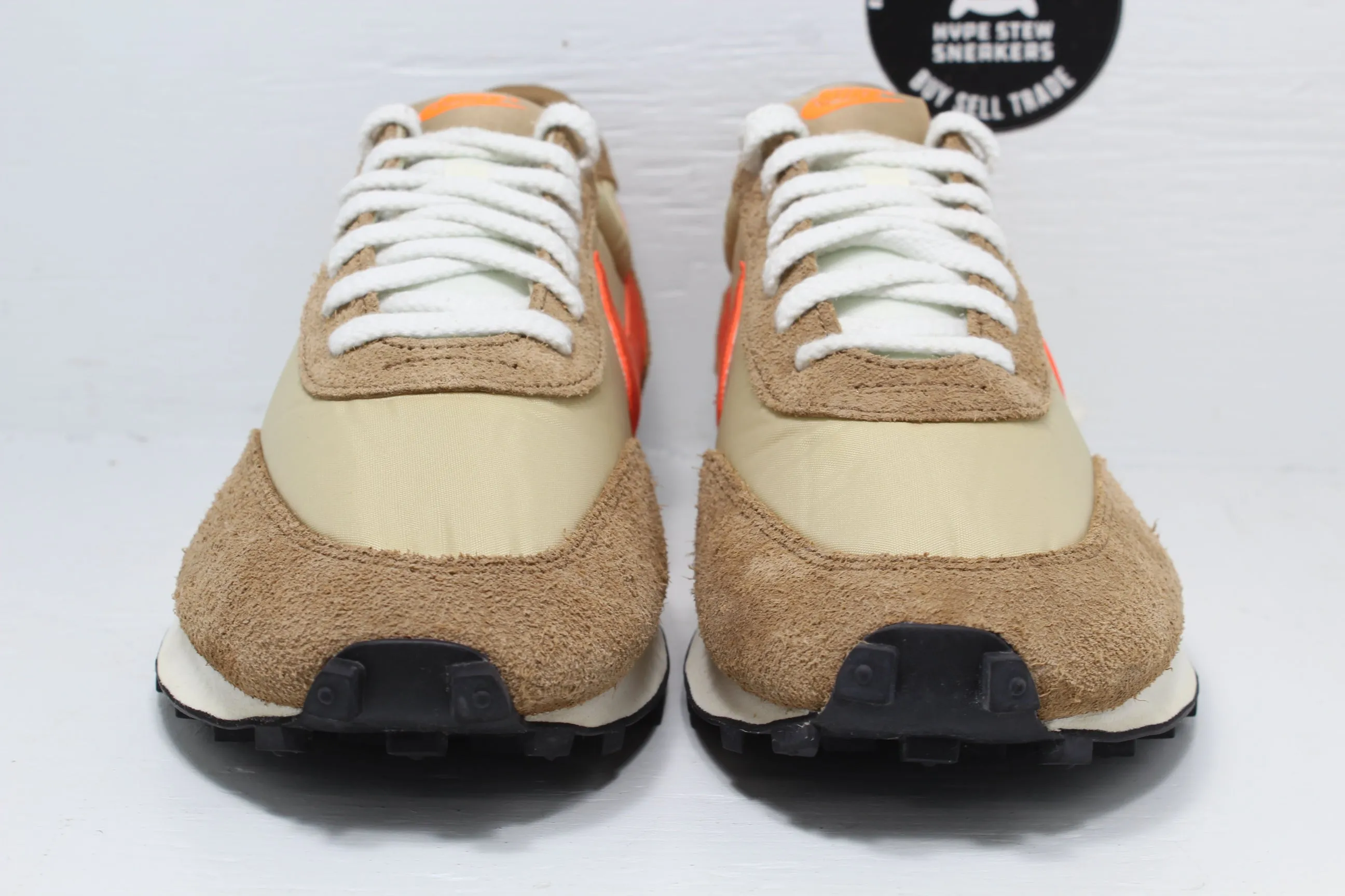 Nike Daybreak Vegas Gold College Orange