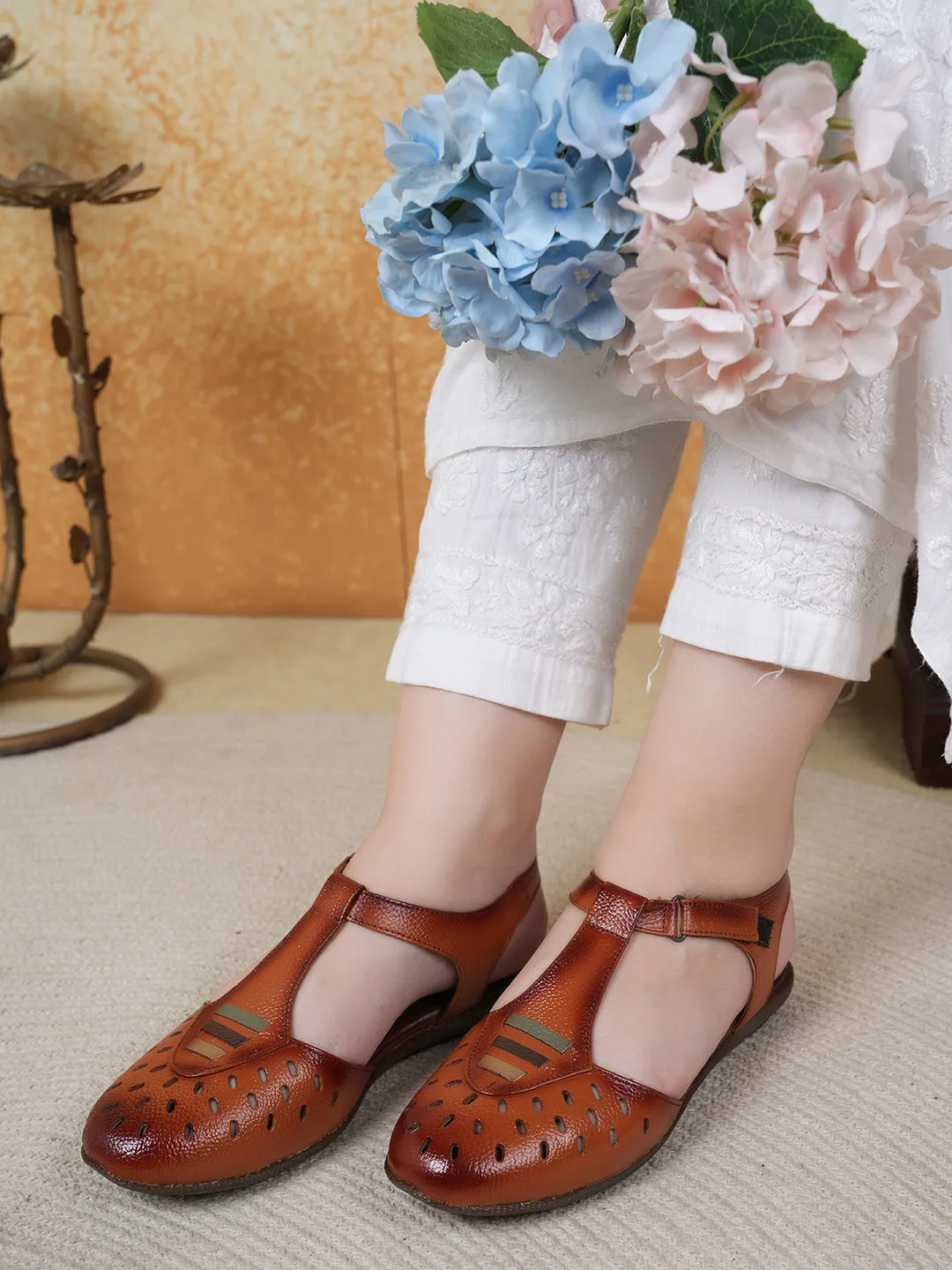 Pelle Albero Flat Tan Leather Sandals