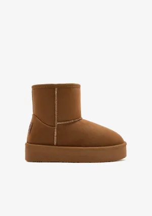 Tan Australian Boots Water Repellent B&W
