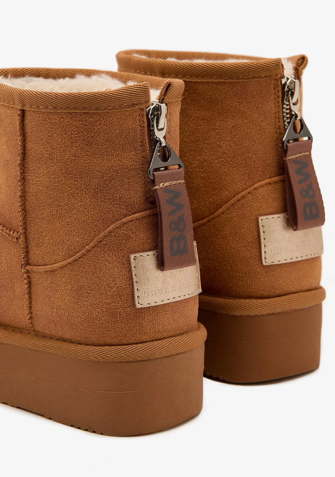 Tan Zipper Australian Boots B&W