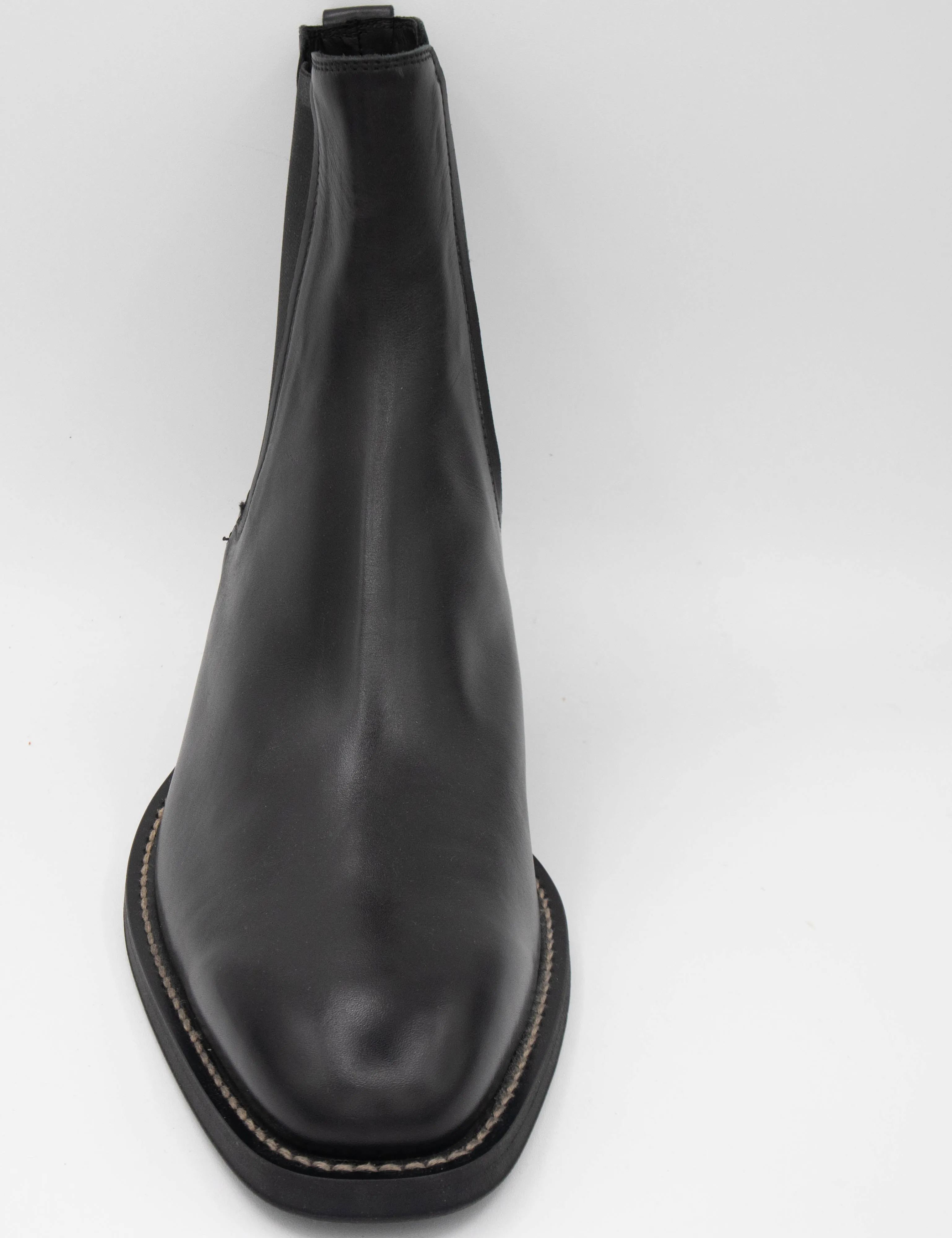 Tods Mens Heeled Leather Chelsea Boots in Black