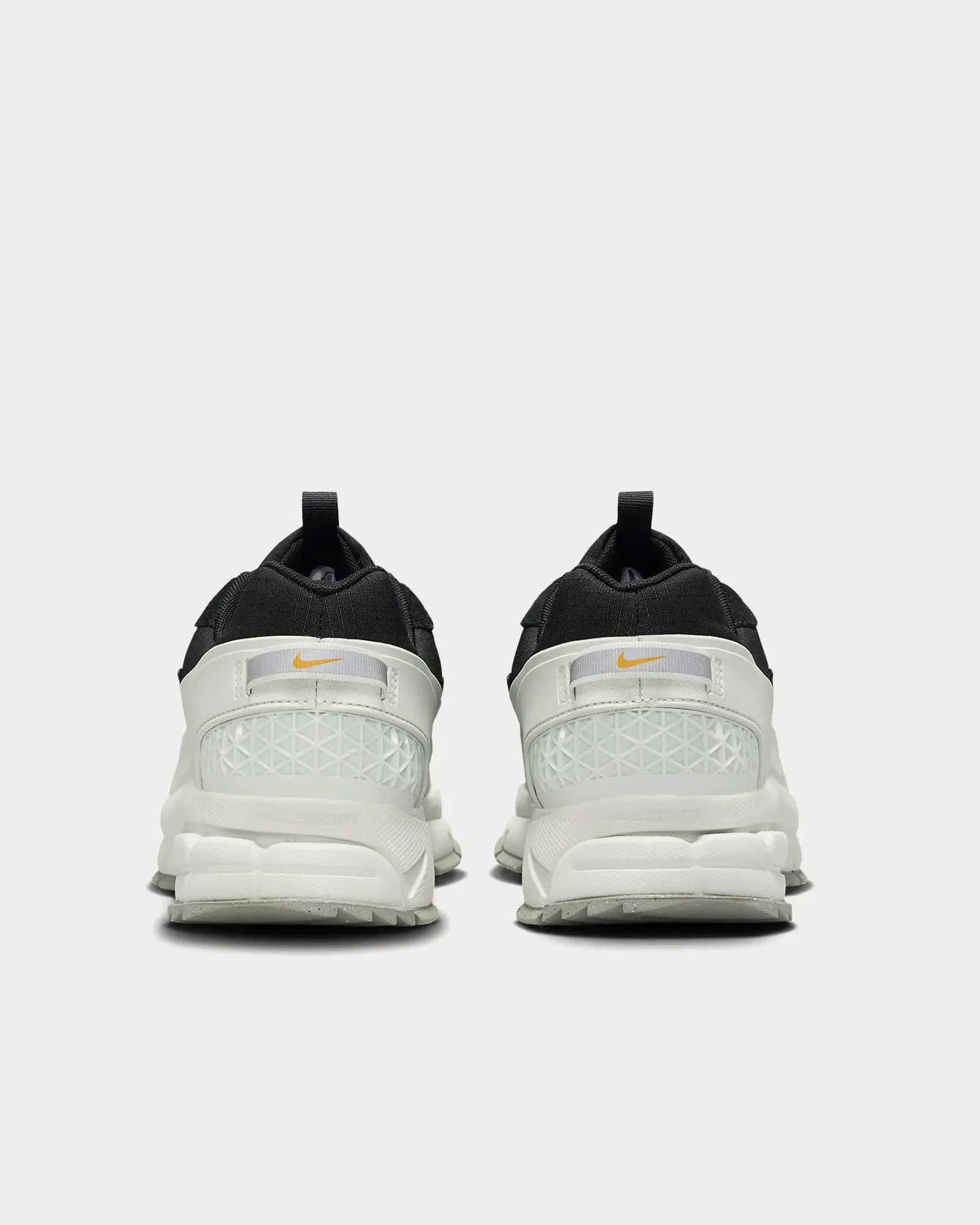 Zoom Vomero Roam Black / Light Silver / Jade Horizon / Black Low Top Sneakers
